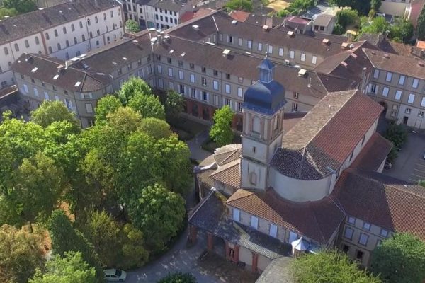 maison-saint-amarand-vue-du-ciel-calbi.catholique