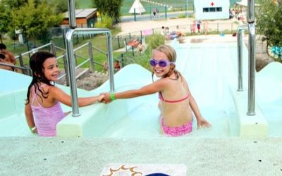 Pour les familles du genre sportif, le parc d attractions Cap DÃ©couverte Ã  Carmaux dans le Tarn offre des activitÃ©s pour tous les goÃ»ts et tous les Ã¢ges. Vous pourrez goÃ»ter Ã  des sensations fortes sur une tyrolienne gÃ©ante, faire de la luge sur rail et du ski en toutes saisons ou tout simplement vous baigner et profiter de la plage. Cap Découverte : un parc de loisirs sportifs à Carmaux